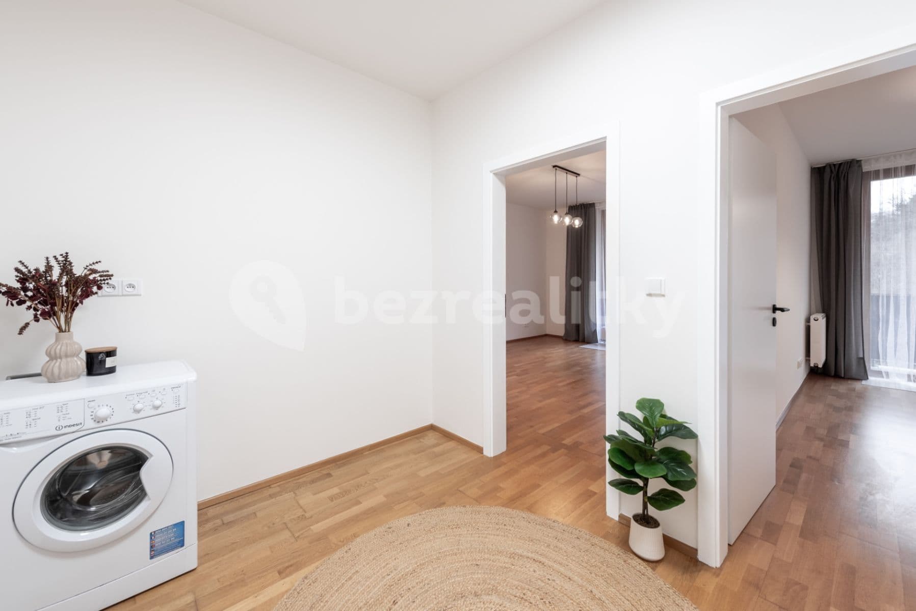 1 bedroom with open-plan kitchen flat to rent, 49 m², Jeseniova, Prague, Prague 1 bedroom with open-plan kitchen flat to rent, 49 m², Jeseniova, Prague, Prague