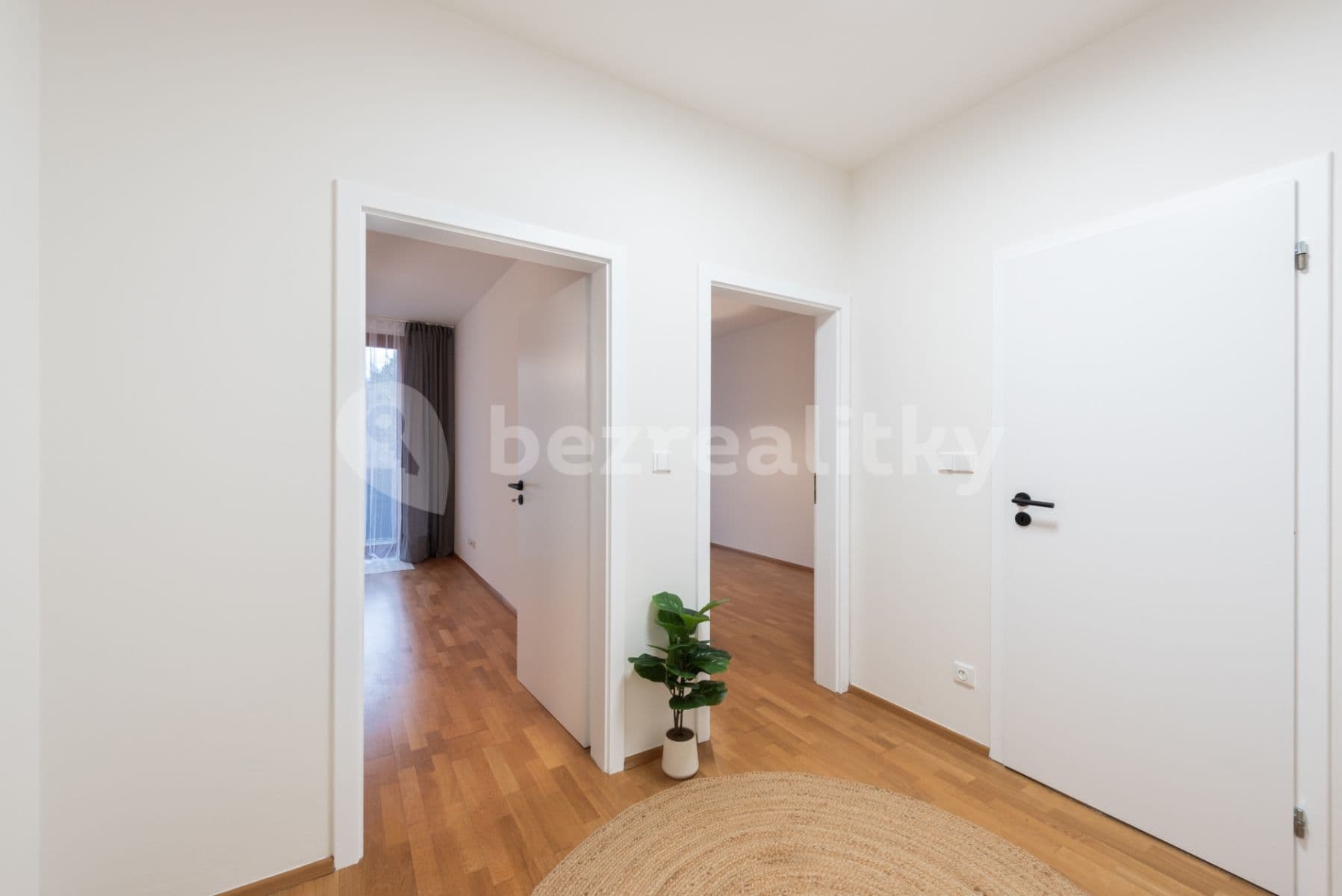 1 bedroom with open-plan kitchen flat to rent, 49 m², Jeseniova, Prague, Prague 1 bedroom with open-plan kitchen flat to rent, 49 m², Jeseniova, Prague, Prague