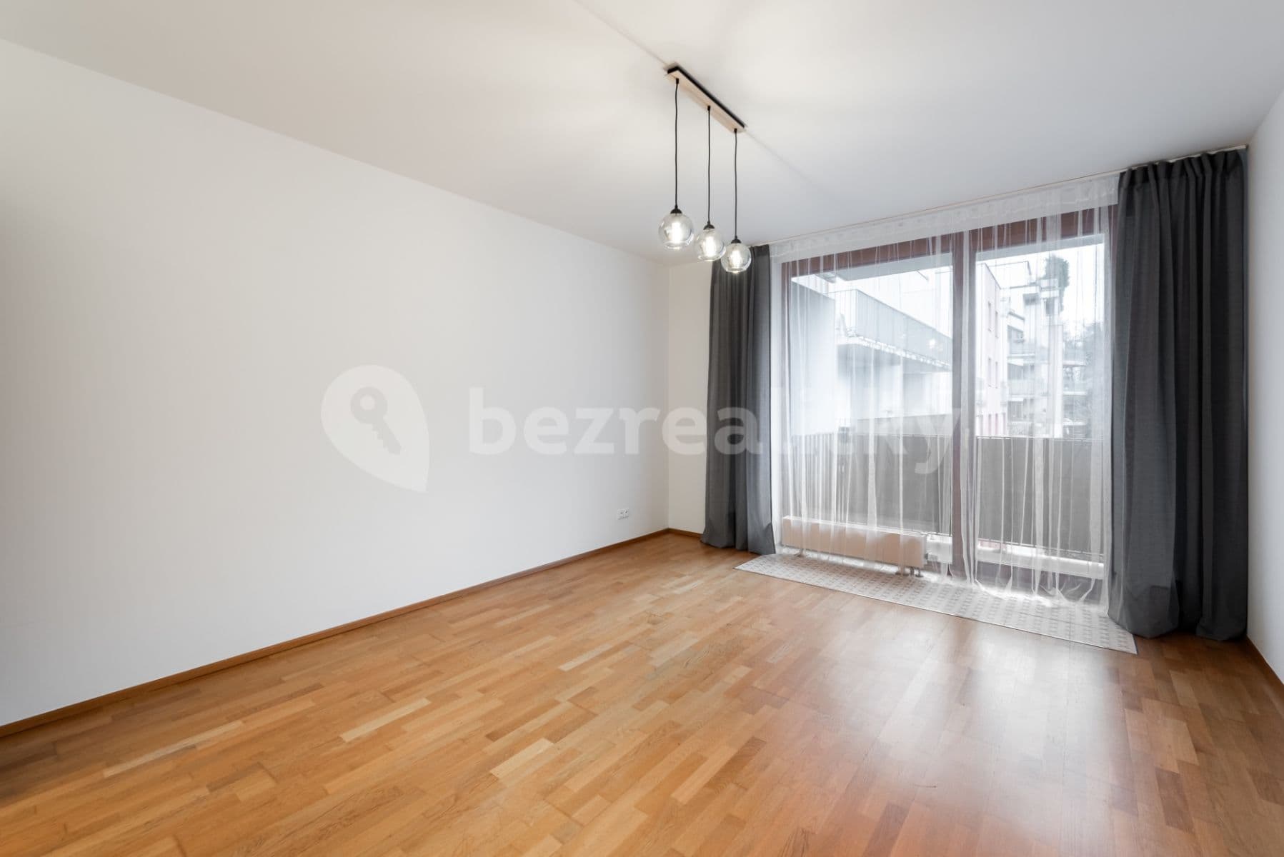 1 bedroom with open-plan kitchen flat to rent, 49 m², Jeseniova, Prague, Prague 1 bedroom with open-plan kitchen flat to rent, 49 m², Jeseniova, Prague, Prague