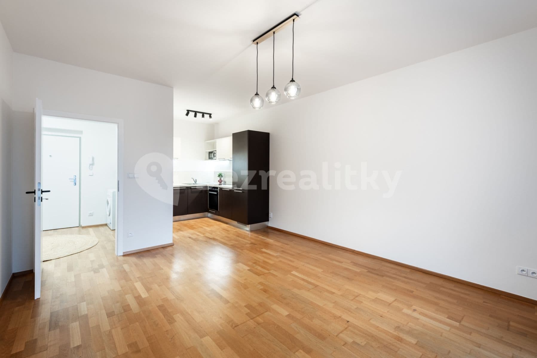 1 bedroom with open-plan kitchen flat to rent, 49 m², Jeseniova, Prague, Prague 1 bedroom with open-plan kitchen flat to rent, 49 m², Jeseniova, Prague, Prague