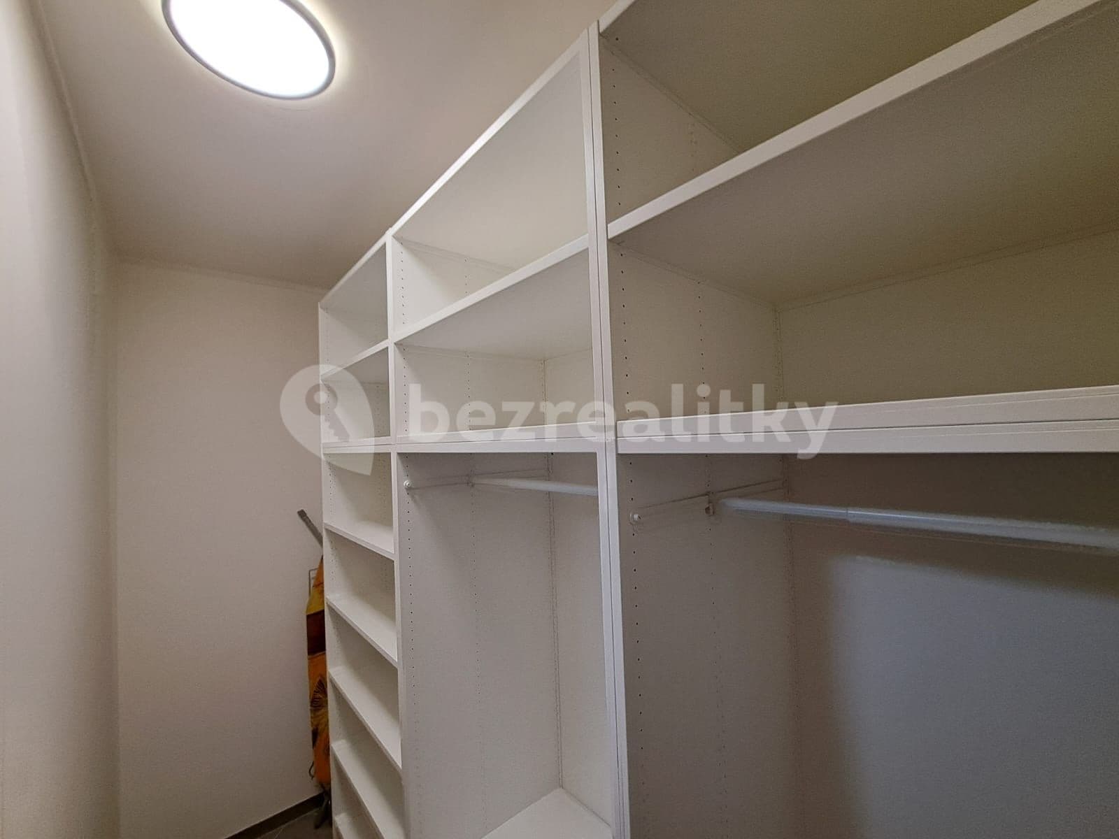 1 bedroom with open-plan kitchen flat to rent, 59 m², Kardausova, Prague, Prague 1 bedroom with open-plan kitchen flat to rent, 59 m², Kardausova, Prague, Prague