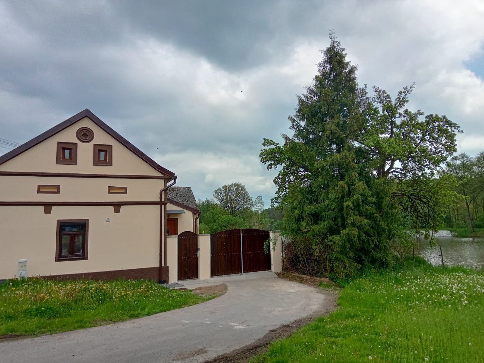 flat to rent, 160 m², Hradišťany, Honezovice, Plzeňský Region flat to rent, 160 m², Hradišťany, Honezovice, Plzeňský Region