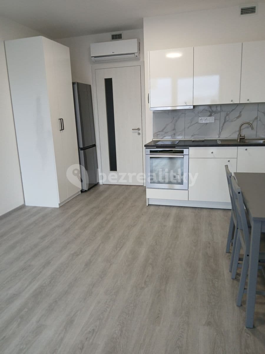 Studio flat to rent, 29 m², Šrámkové, Prague, Prague Studio flat to rent, 29 m², Šrámkové, Prague, Prague