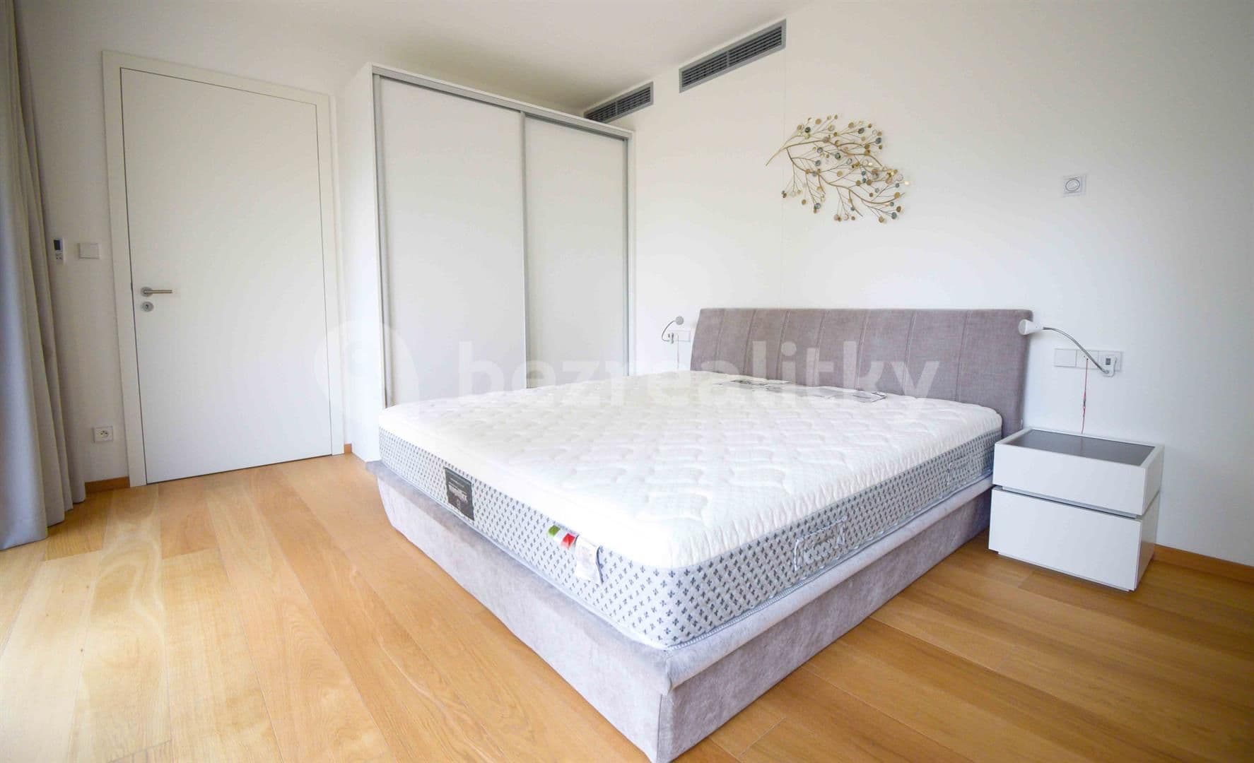1 bedroom with open-plan kitchen flat to rent, 80 m², Kobrova, Prague, Prague 1 bedroom with open-plan kitchen flat to rent, 80 m², Kobrova, Prague, Prague