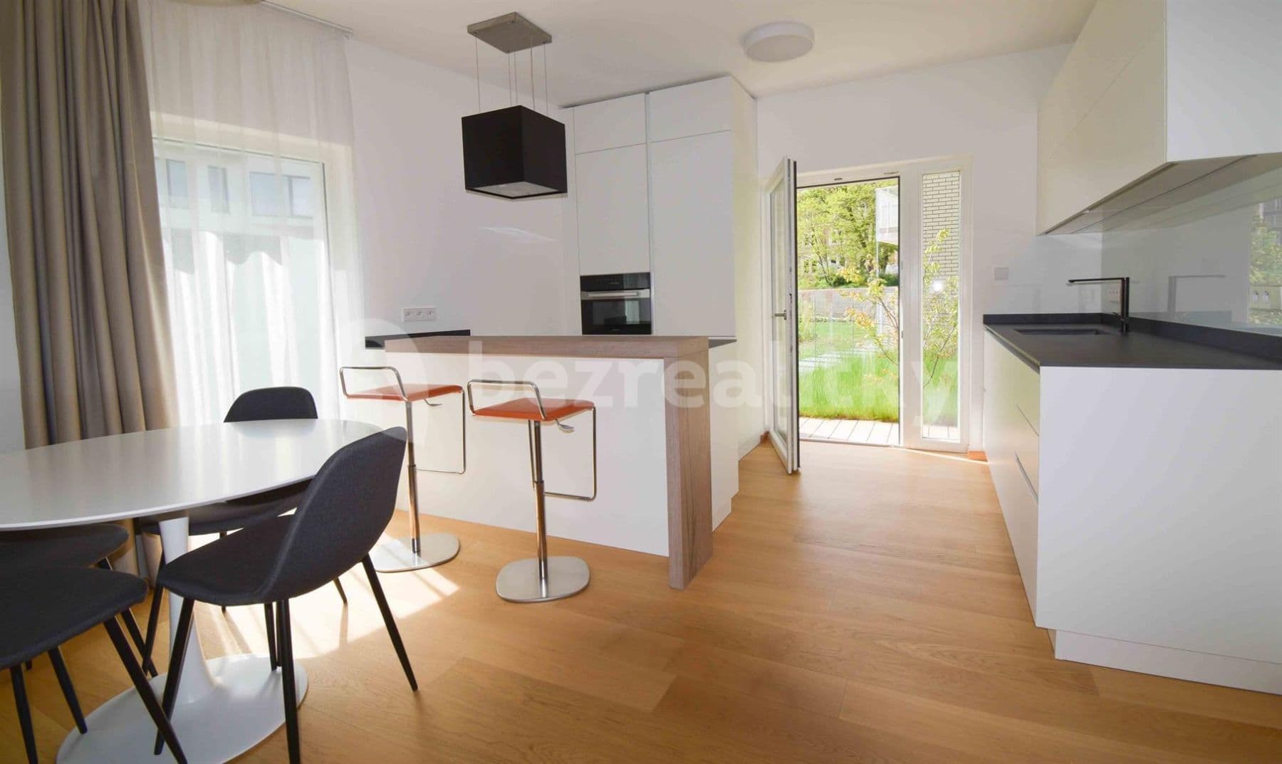 1 bedroom with open-plan kitchen flat to rent, 80 m², Kobrova, Prague, Prague 1 bedroom with open-plan kitchen flat to rent, 80 m², Kobrova, Prague, Prague