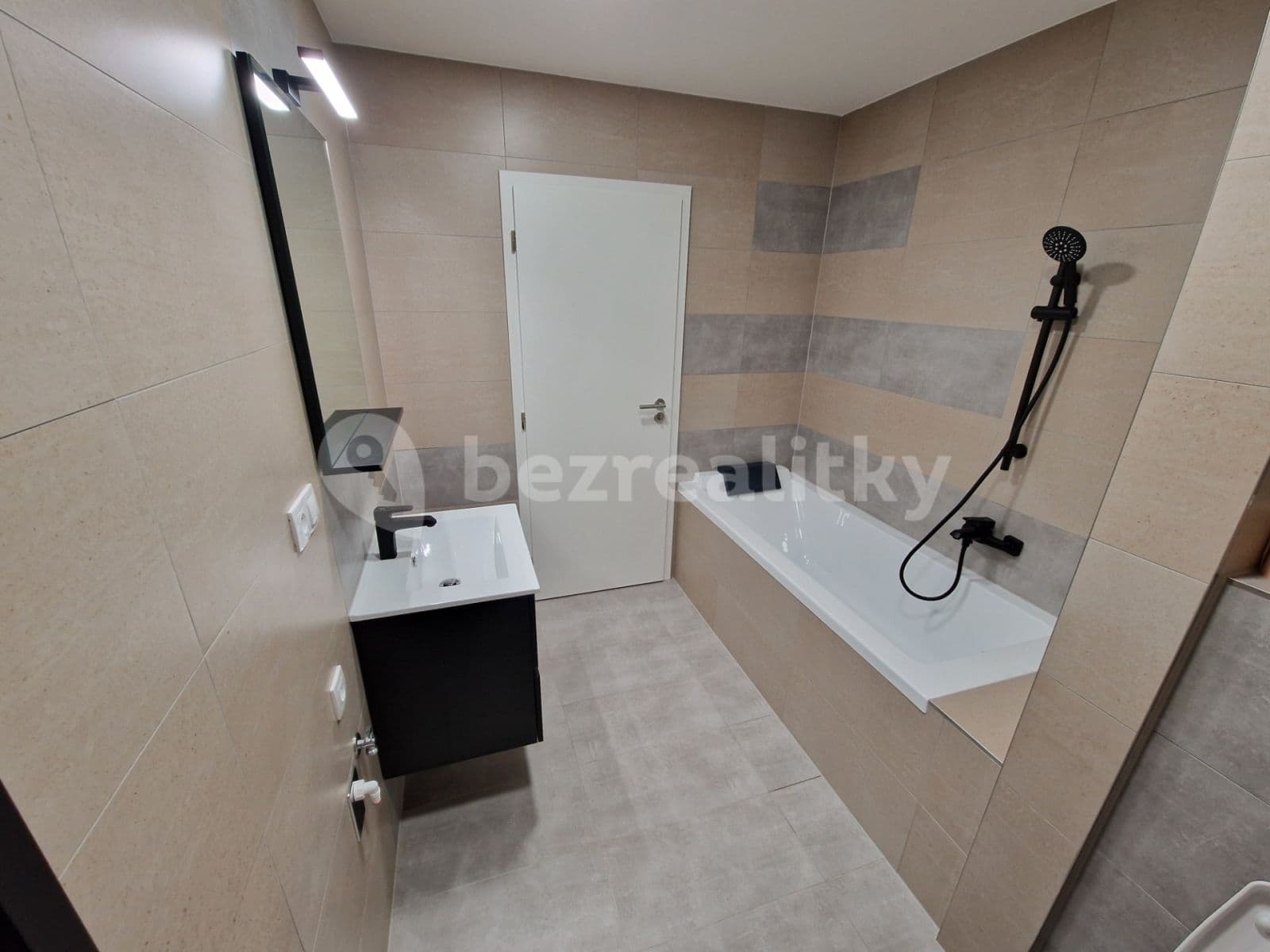 1 bedroom with open-plan kitchen flat to rent, 50 m², Za Lidkou, Kutná Hora, Středočeský Region 1 bedroom with open-plan kitchen flat to rent, 50 m², Za Lidkou, Kutná Hora, Středočeský Region