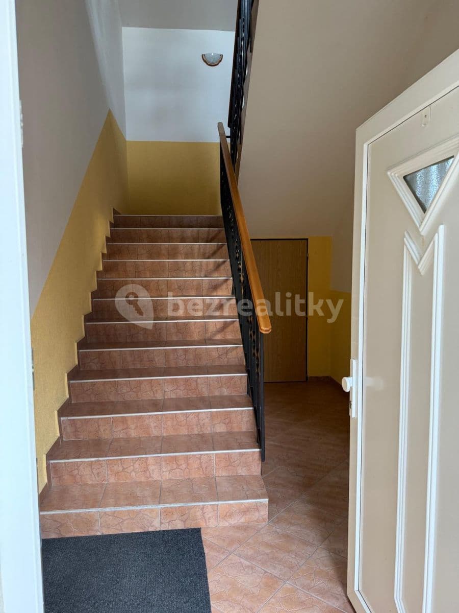 Studio flat to rent, 18 m², V Podlískách, Braškov, Středočeský Region Studio flat to rent, 18 m², V Podlískách, Braškov, Středočeský Region