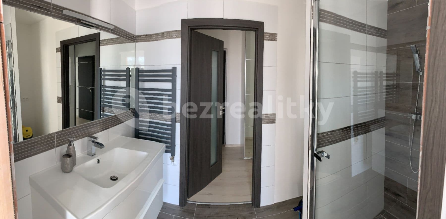 1 bedroom with open-plan kitchen flat to rent, 42 m², Větrná, Ostrava, Moravskoslezský Region 1 bedroom with open-plan kitchen flat to rent, 42 m², Větrná, Ostrava, Moravskoslezský Region