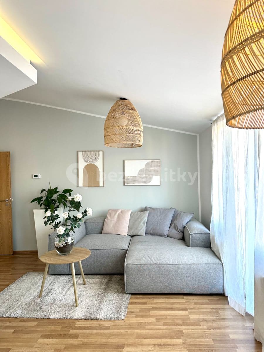 2 bedroom with open-plan kitchen flat to rent, 76 m², Tusarova, Prague, Prague 2 bedroom with open-plan kitchen flat to rent, 76 m², Tusarova, Prague, Prague