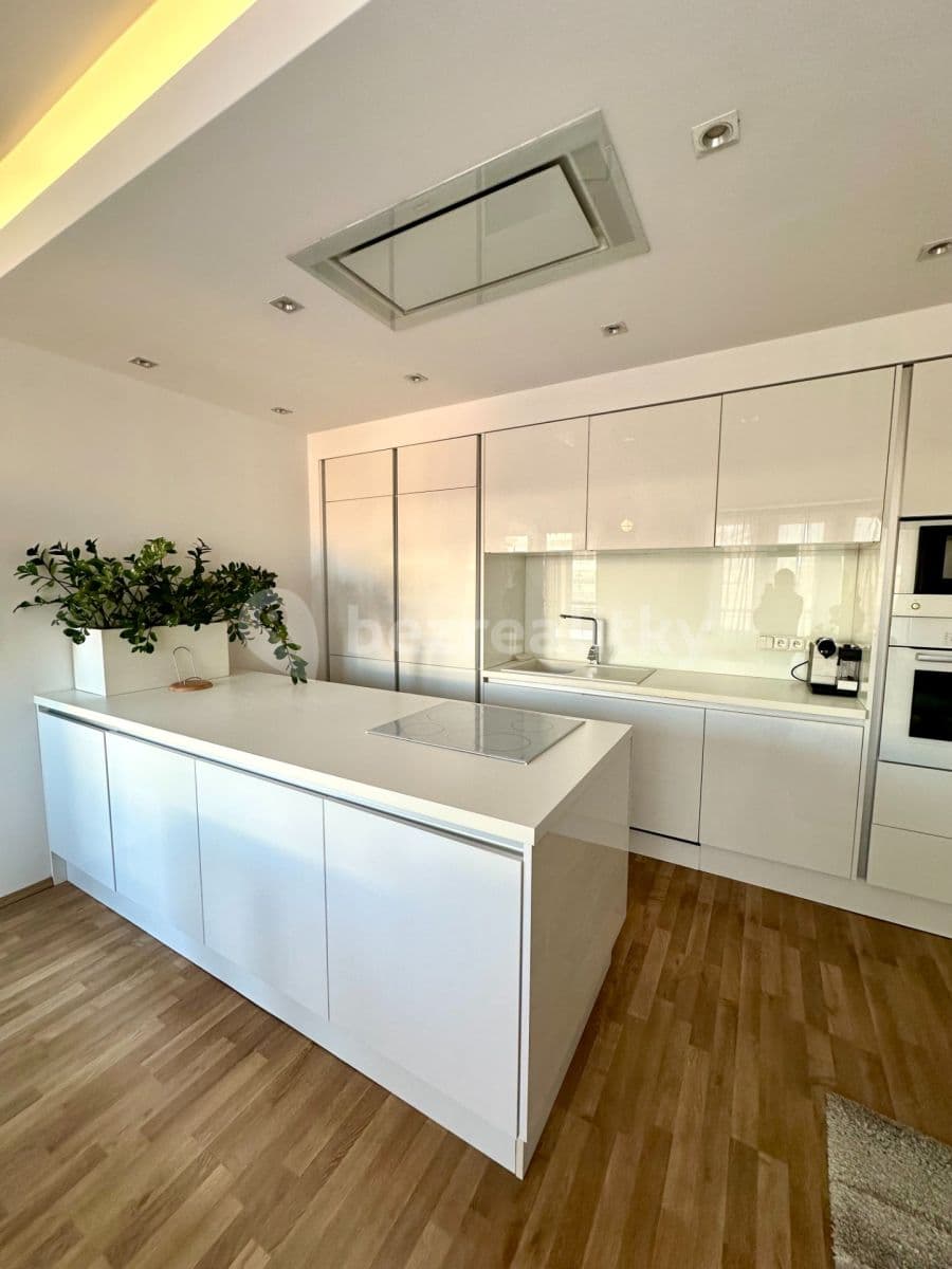 2 bedroom with open-plan kitchen flat to rent, 76 m², Tusarova, Prague, Prague 2 bedroom with open-plan kitchen flat to rent, 76 m², Tusarova, Prague, Prague