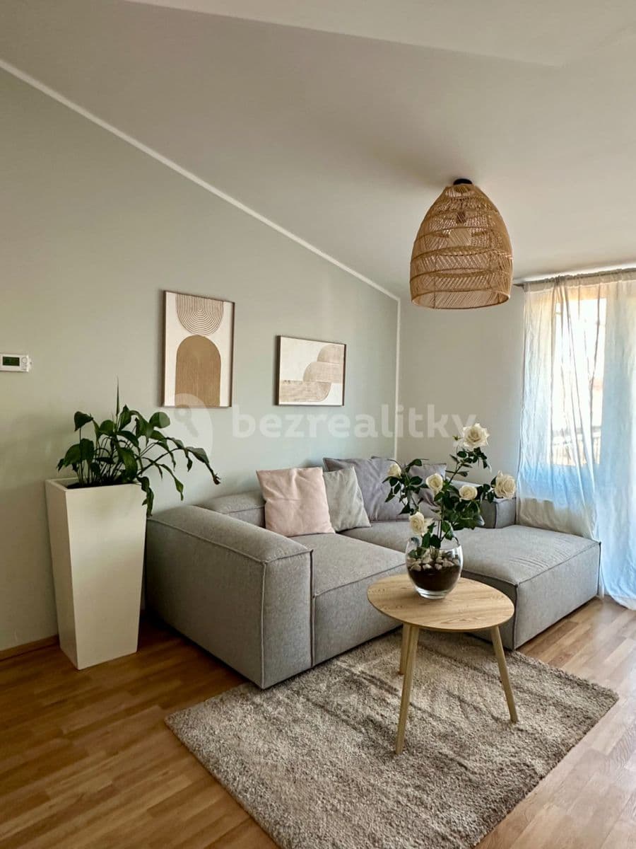 2 bedroom with open-plan kitchen flat to rent, 76 m², Tusarova, Prague, Prague 2 bedroom with open-plan kitchen flat to rent, 76 m², Tusarova, Prague, Prague