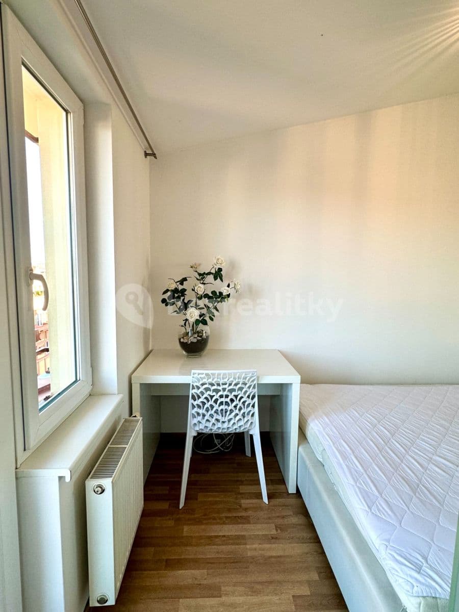 2 bedroom with open-plan kitchen flat to rent, 76 m², Tusarova, Prague, Prague 2 bedroom with open-plan kitchen flat to rent, 76 m², Tusarova, Prague, Prague