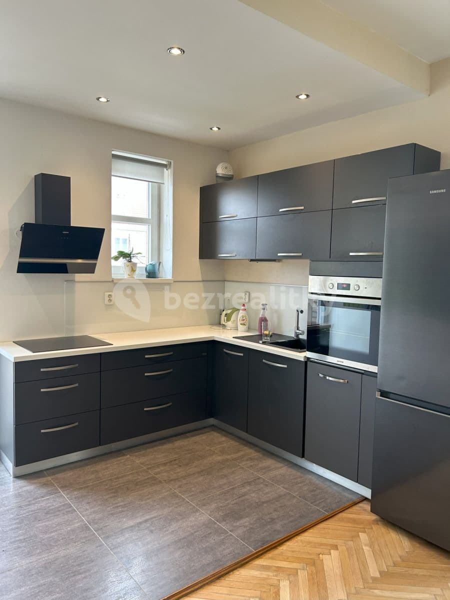 1 bedroom with open-plan kitchen flat to rent, 57 m², Sedlčanská, Prague, Prague 1 bedroom with open-plan kitchen flat to rent, 57 m², Sedlčanská, Prague, Prague