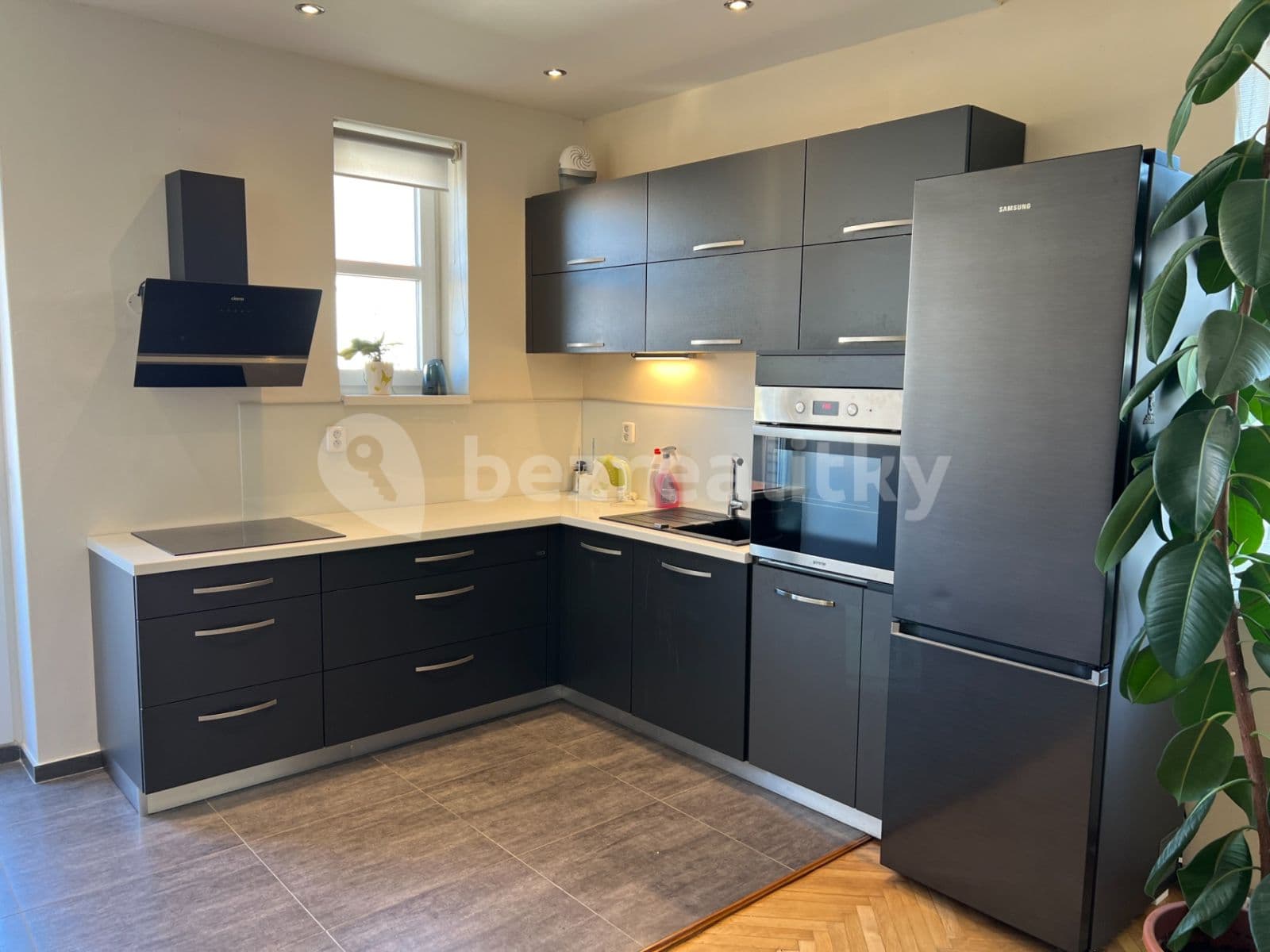 1 bedroom with open-plan kitchen flat to rent, 57 m², Sedlčanská, Prague, Prague 1 bedroom with open-plan kitchen flat to rent, 57 m², Sedlčanská, Prague, Prague