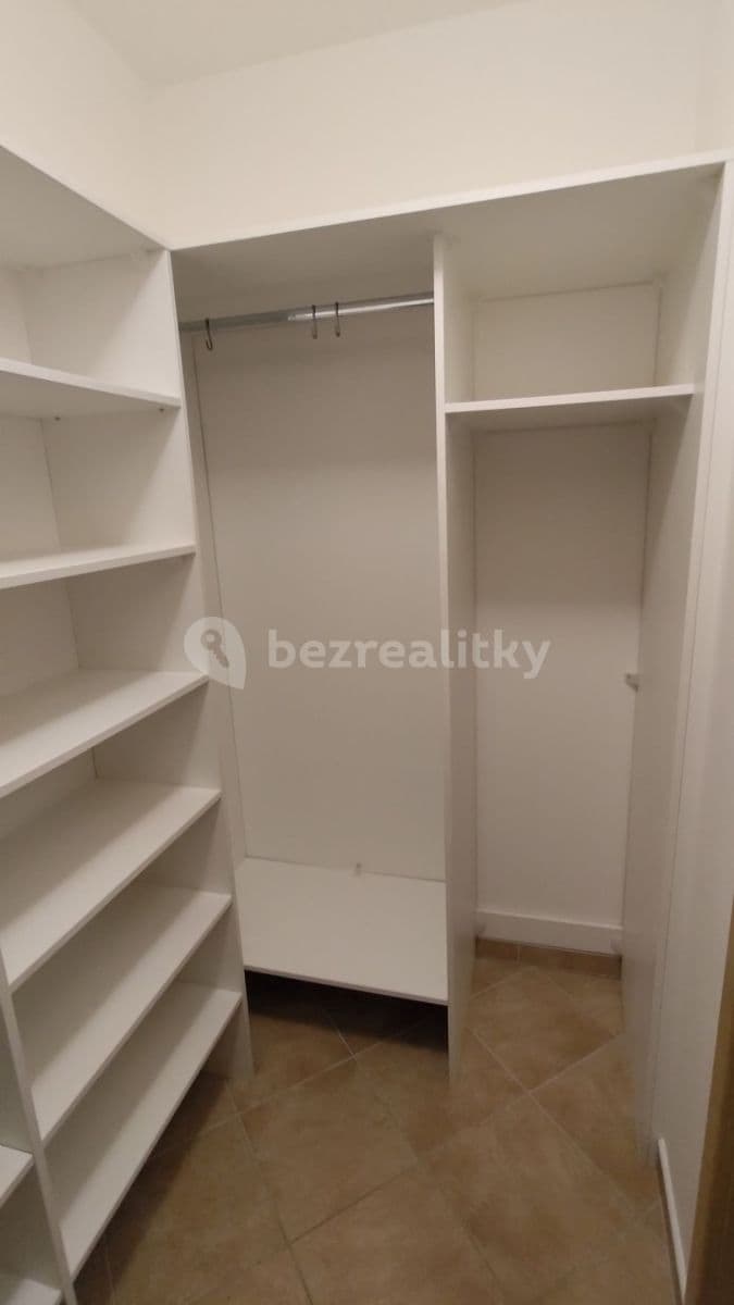 1 bedroom with open-plan kitchen flat to rent, 48 m², V Zahradách, Prague, Prague 1 bedroom with open-plan kitchen flat to rent, 48 m², V Zahradách, Prague, Prague