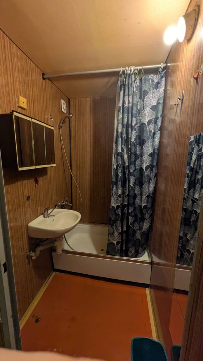 1 bedroom with open-plan kitchen flat to rent, 48 m², Galandova, Prague, Prague 1 bedroom with open-plan kitchen flat to rent, 48 m², Galandova, Prague, Prague