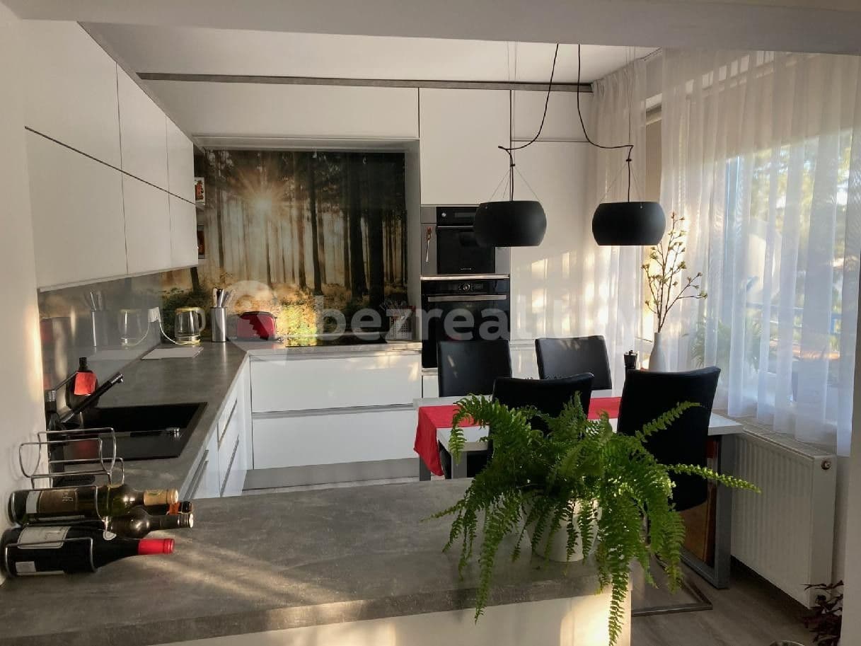 2 bedroom with open-plan kitchen flat to rent, 75 m², Nad Plovárnou, Jihlava, Vysočina Region 2 bedroom with open-plan kitchen flat to rent, 75 m², Nad Plovárnou, Jihlava, Vysočina Region