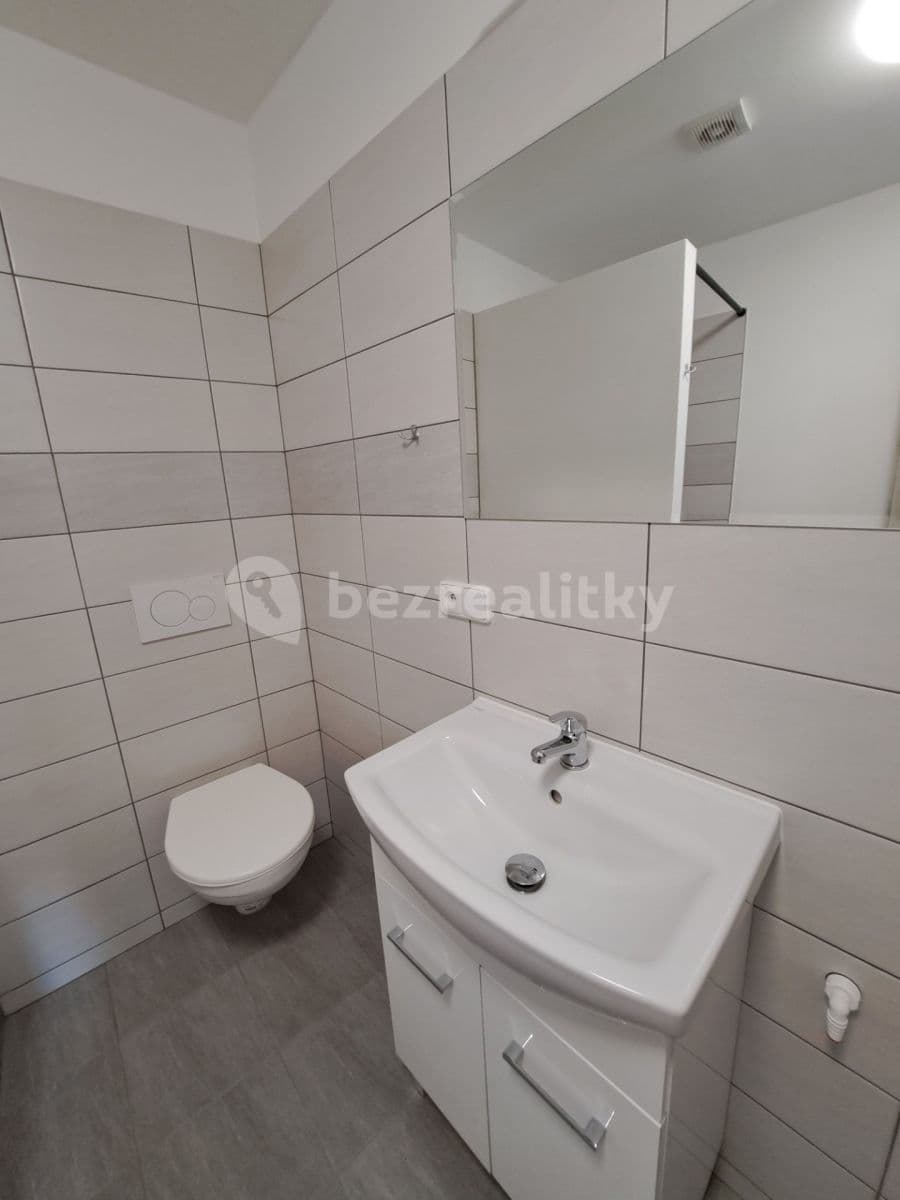 2 bedroom with open-plan kitchen flat to rent, 60 m², Bratrská, Bystřice nad Pernštejnem, Vysočina Region 2 bedroom with open-plan kitchen flat to rent, 60 m², Bratrská, Bystřice nad Pernštejnem, Vysočina Region