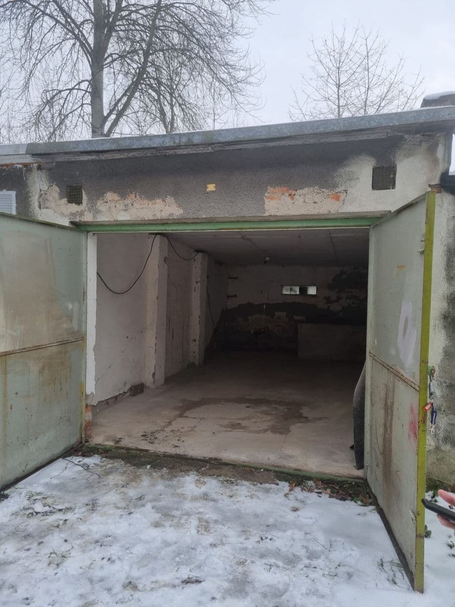 garage to rent, 24 m², Česká Lípa, Liberecký Region garage to rent, 24 m², Česká Lípa, Liberecký Region