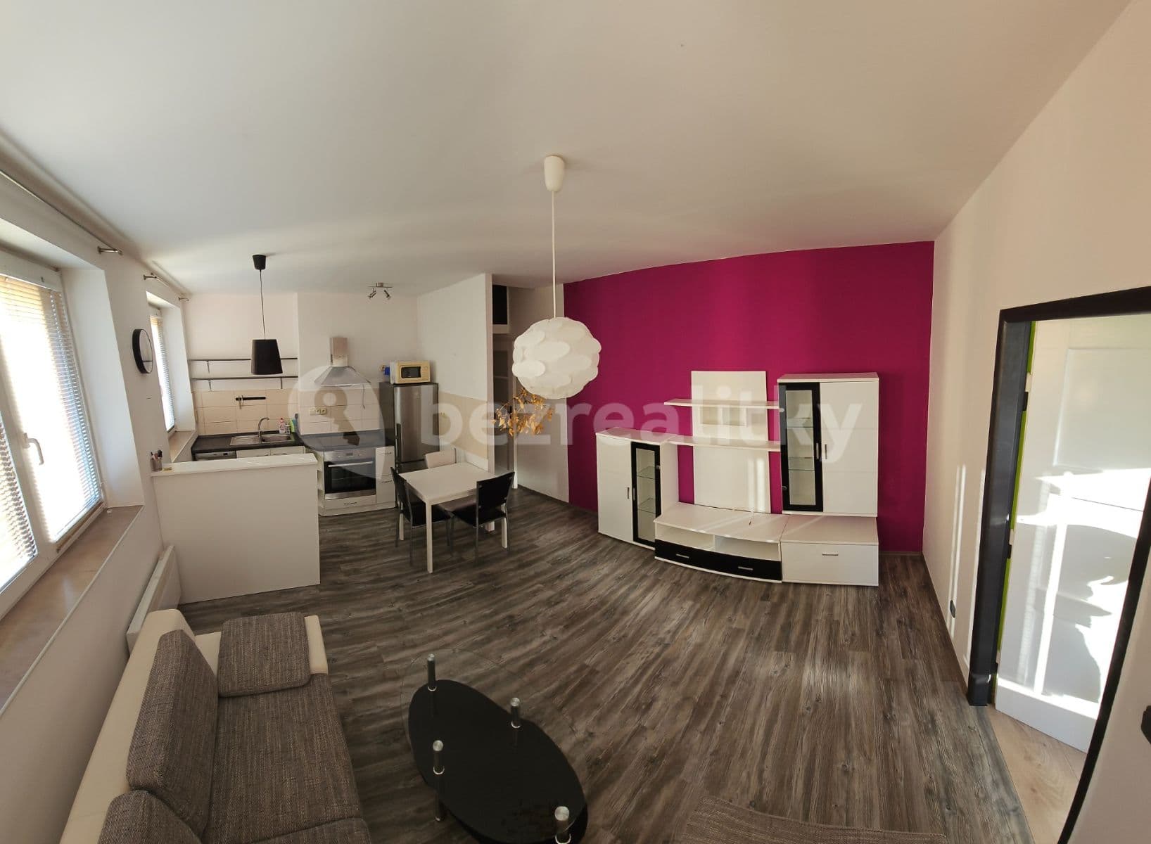 1 bedroom with open-plan kitchen flat to rent, 45 m², Humpolecká, Prague, Prague 1 bedroom with open-plan kitchen flat to rent, 45 m², Humpolecká, Prague, Prague