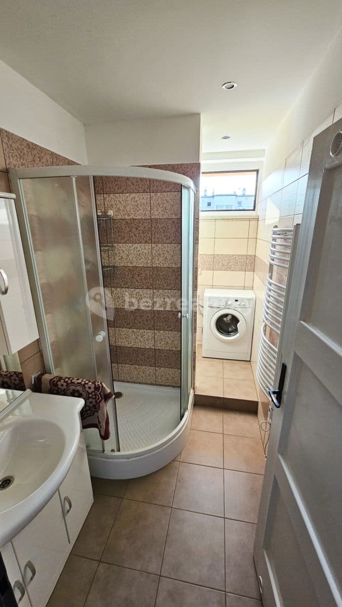 1 bedroom with open-plan kitchen flat to rent, 45 m², Humpolecká, Prague, Prague 1 bedroom with open-plan kitchen flat to rent, 45 m², Humpolecká, Prague, Prague