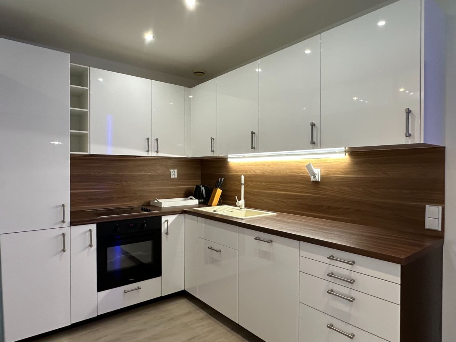 1 bedroom with open-plan kitchen flat to rent, 58 m², Soukenická, Brno, Jihomoravský Region 1 bedroom with open-plan kitchen flat to rent, 58 m², Soukenická, Brno, Jihomoravský Region