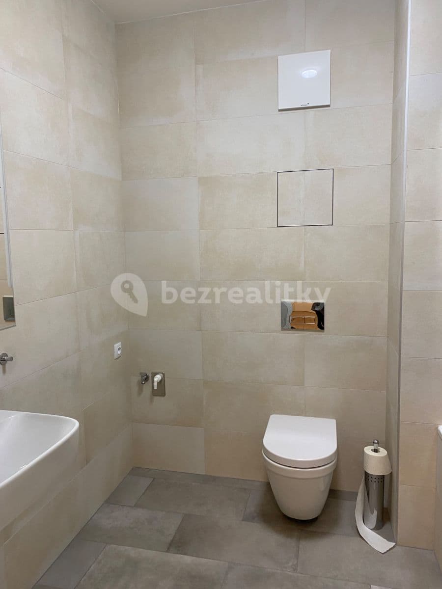 1 bedroom with open-plan kitchen flat to rent, 52 m², Jurkovičova, Prague, Prague 1 bedroom with open-plan kitchen flat to rent, 52 m², Jurkovičova, Prague, Prague