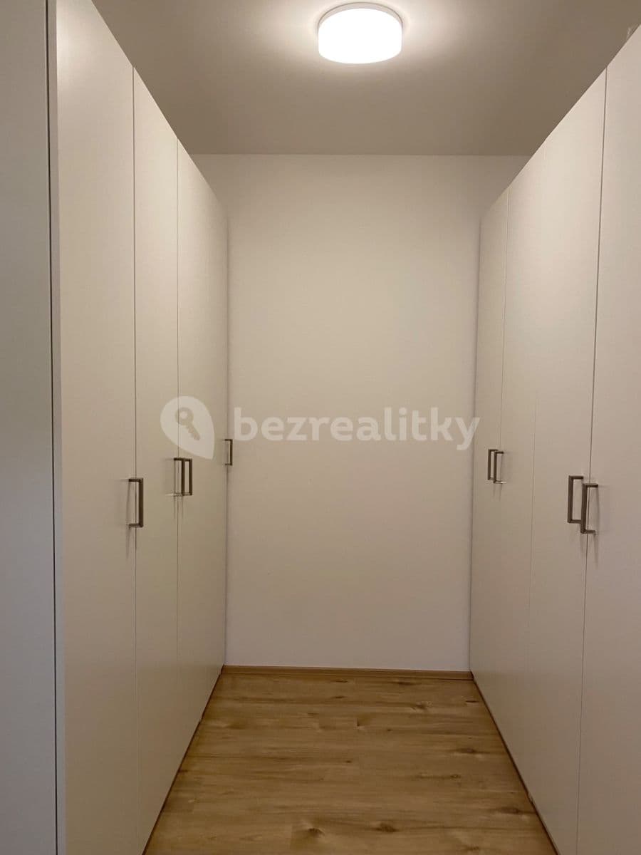 1 bedroom with open-plan kitchen flat to rent, 52 m², Jurkovičova, Prague, Prague 1 bedroom with open-plan kitchen flat to rent, 52 m², Jurkovičova, Prague, Prague