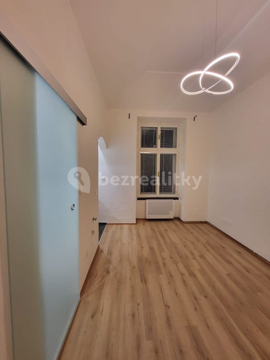 Studio flat to rent, 18 m², Jana Masaryka, Prague, Prague Studio flat to rent, 18 m², Jana Masaryka, Prague, Prague