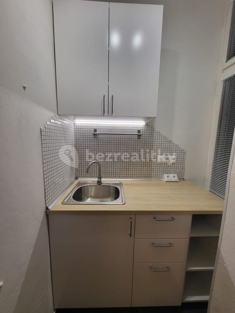 Studio flat to rent, 18 m², Jana Masaryka, Prague, Prague Studio flat to rent, 18 m², Jana Masaryka, Prague, Prague