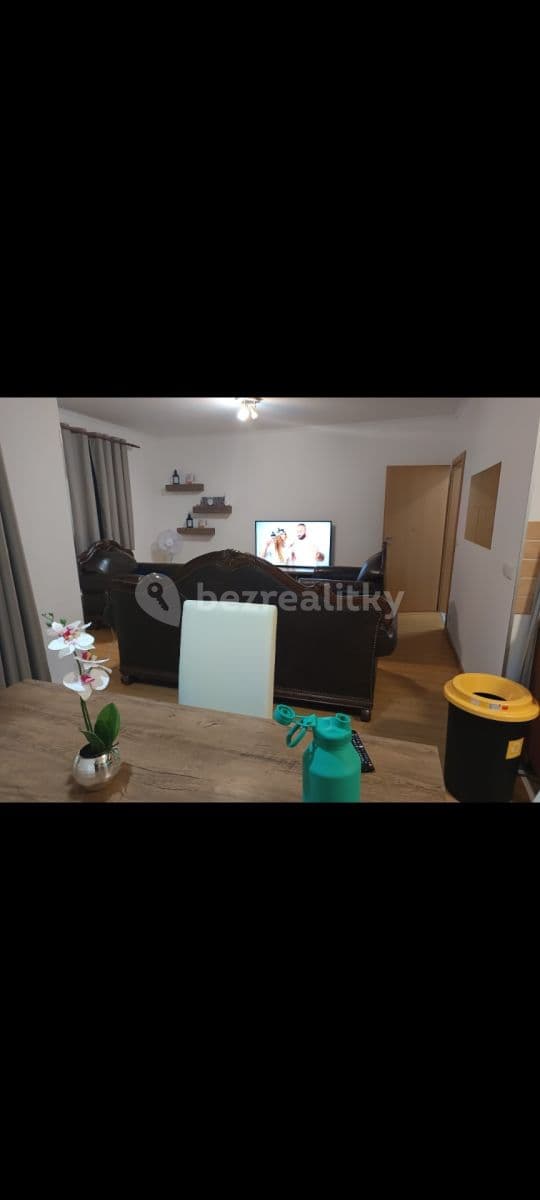 1 bedroom with open-plan kitchen flat to rent, 62 m², Chmelová, Vestec, Středočeský Region 1 bedroom with open-plan kitchen flat to rent, 62 m², Chmelová, Vestec, Středočeský Region