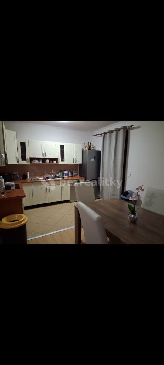 1 bedroom with open-plan kitchen flat to rent, 62 m², Chmelová, Vestec, Středočeský Region 1 bedroom with open-plan kitchen flat to rent, 62 m², Chmelová, Vestec, Středočeský Region