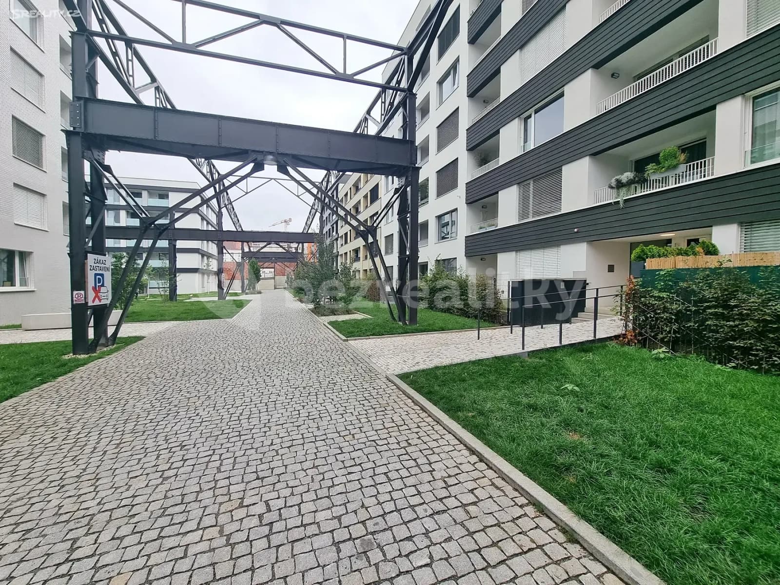 garage to rent, 12 m², U Pergamenky, Prague, Prague garage to rent, 12 m², U Pergamenky, Prague, Prague