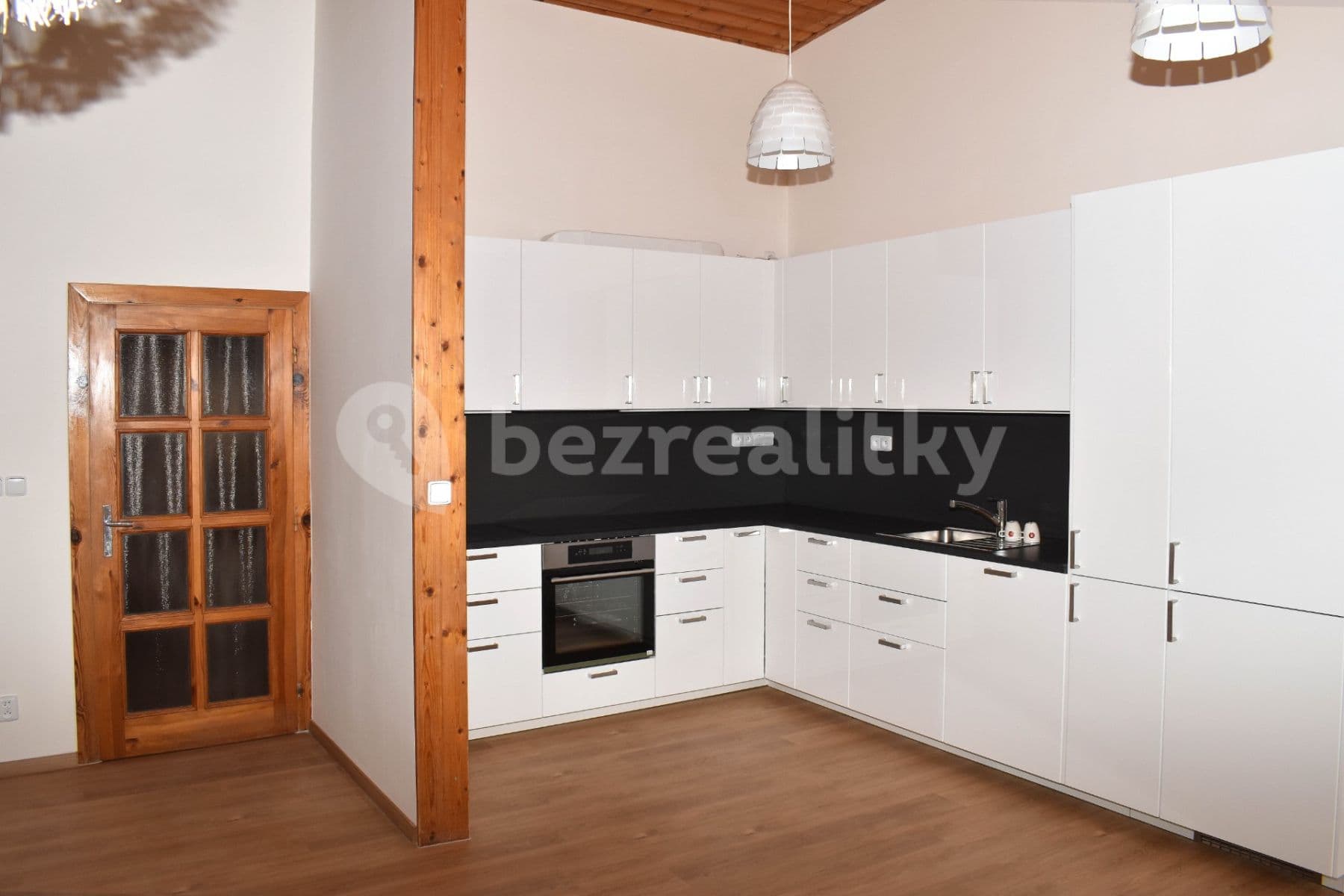 3 bedroom with open-plan kitchen flat to rent, 98 m², Kloboukova, Prague, Prague 3 bedroom with open-plan kitchen flat to rent, 98 m², Kloboukova, Prague, Prague