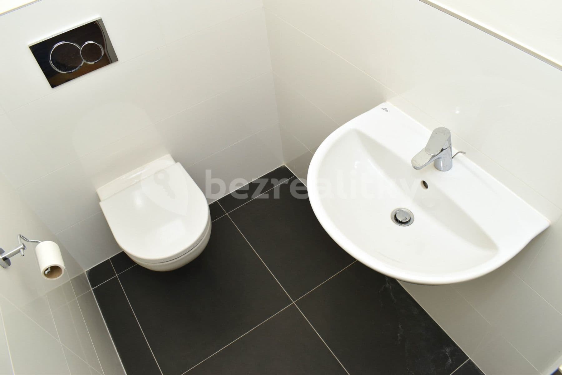3 bedroom with open-plan kitchen flat to rent, 98 m², Kloboukova, Prague, Prague 3 bedroom with open-plan kitchen flat to rent, 98 m², Kloboukova, Prague, Prague