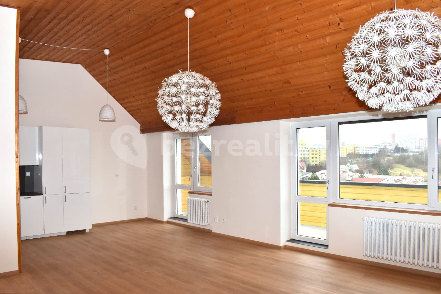 3 bedroom with open-plan kitchen flat to rent, 98 m², Kloboukova, Prague, Prague 3 bedroom with open-plan kitchen flat to rent, 98 m², Kloboukova, Prague, Prague