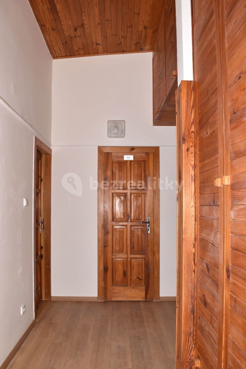 3 bedroom with open-plan kitchen flat to rent, 98 m², Kloboukova, Prague, Prague 3 bedroom with open-plan kitchen flat to rent, 98 m², Kloboukova, Prague, Prague