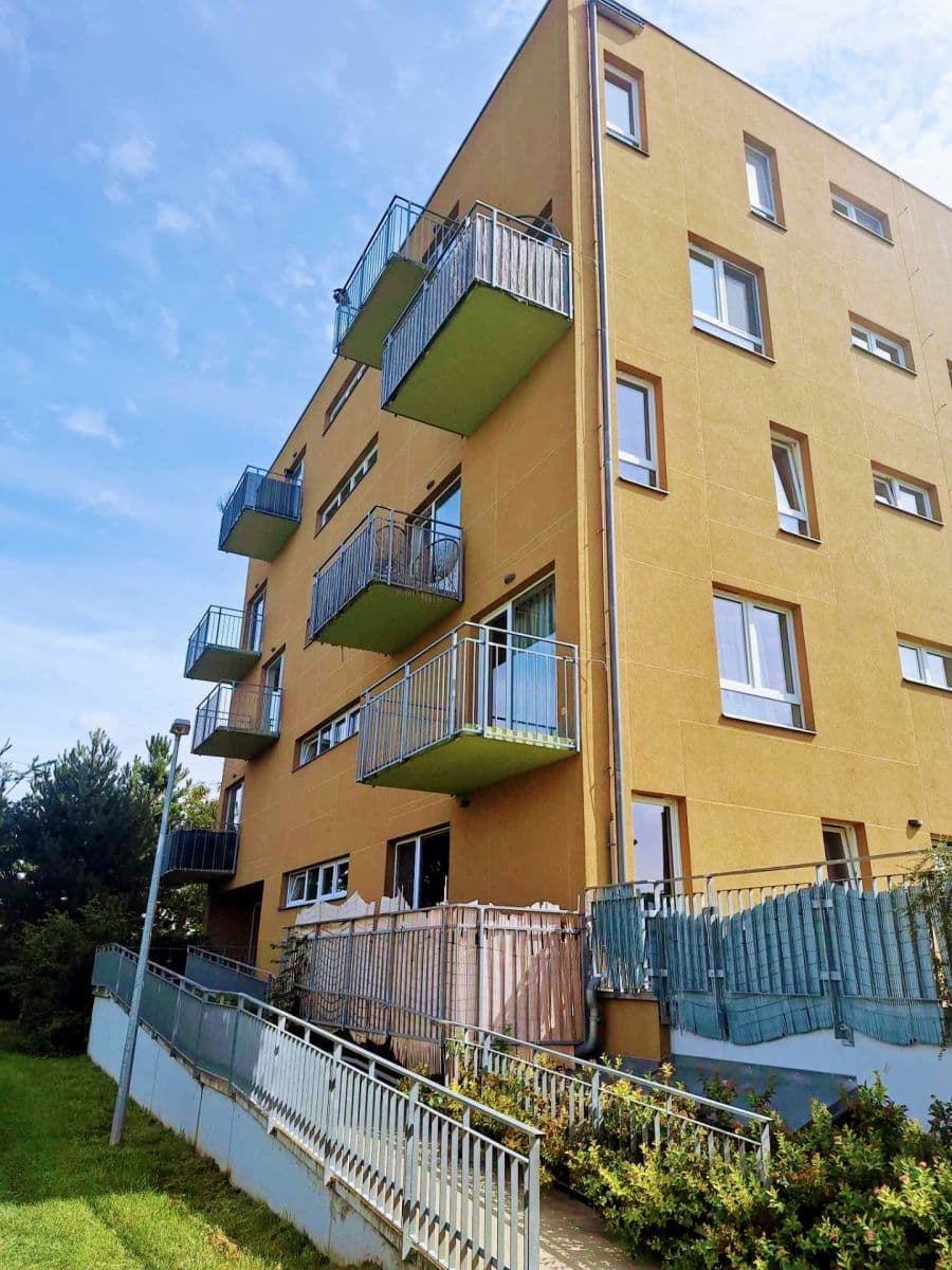 1 bedroom with open-plan kitchen flat to rent, 54 m², Václava Trojana, Prague, Prague 1 bedroom with open-plan kitchen flat to rent, 54 m², Václava Trojana, Prague, Prague