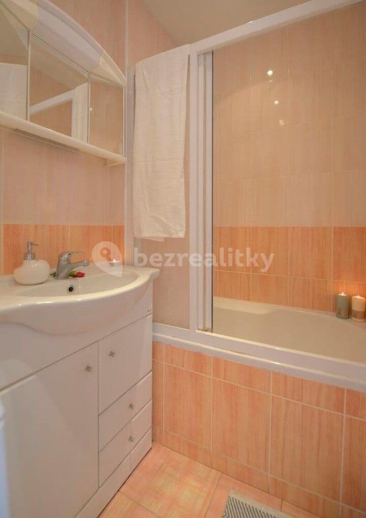 1 bedroom with open-plan kitchen flat to rent, 41 m², Mnichovická, Prague, Prague 1 bedroom with open-plan kitchen flat to rent, 41 m², Mnichovická, Prague, Prague