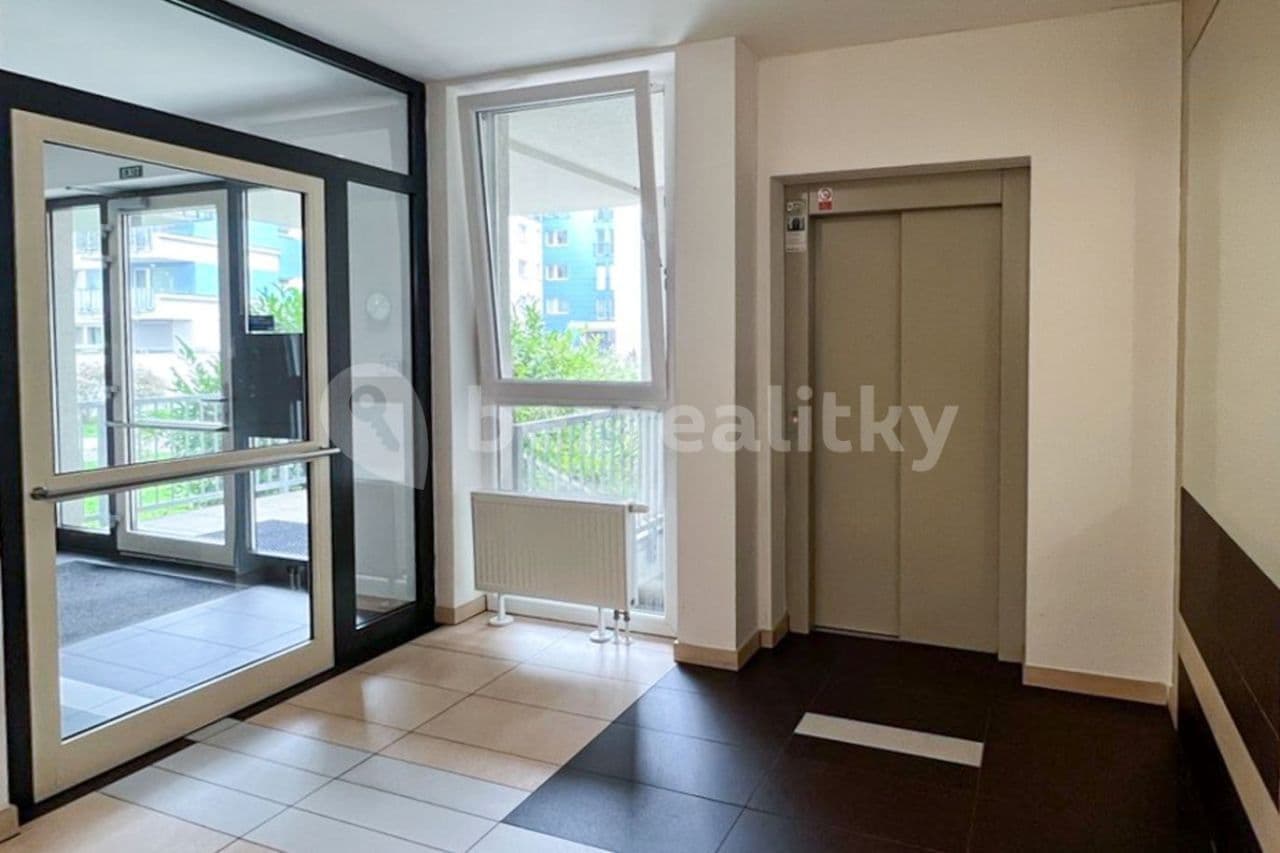 1 bedroom with open-plan kitchen flat to rent, 59 m², Chlebovická, Prague, Prague 1 bedroom with open-plan kitchen flat to rent, 59 m², Chlebovická, Prague, Prague