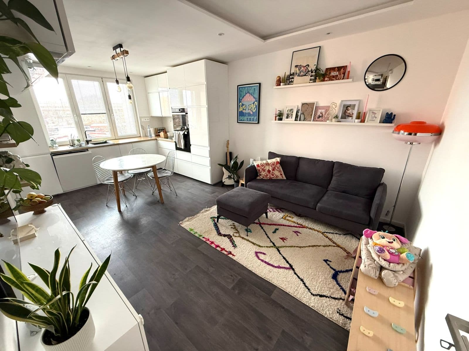 2 bedroom with open-plan kitchen flat to rent, 66 m², Ruzyňská, Prague, Prague 2 bedroom with open-plan kitchen flat to rent, 66 m², Ruzyňská, Prague, Prague