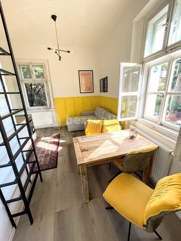 Studio flat to rent, 28 m², U Pekařky, Prague, Prague Studio flat to rent, 28 m², U Pekařky, Prague, Prague
