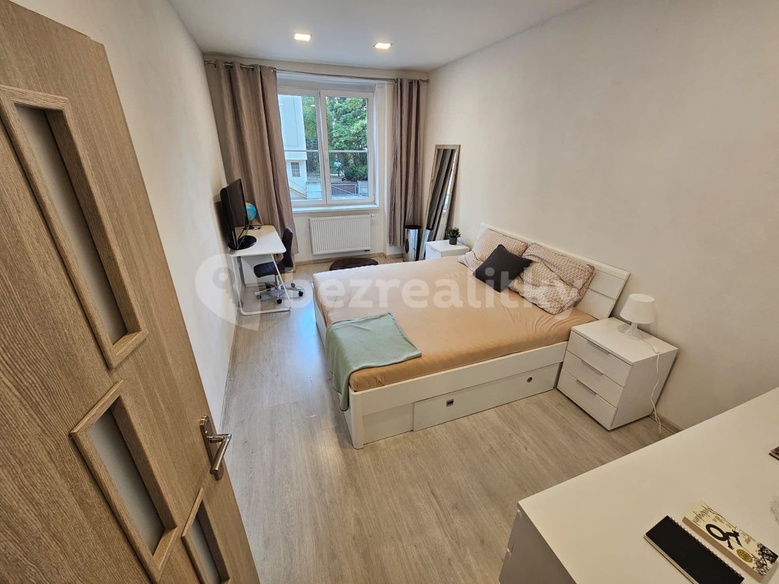 1 bedroom with open-plan kitchen flat to rent, 43 m², Na Louži, Prague, Prague 1 bedroom with open-plan kitchen flat to rent, 43 m², Na Louži, Prague, Prague