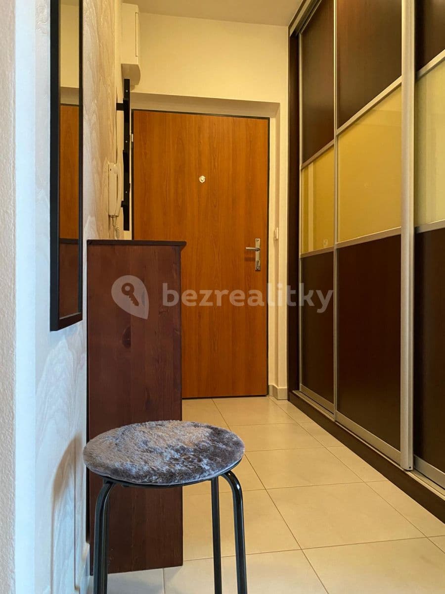 Studio flat to rent, 38 m², V Osikách, Prague, Prague Studio flat to rent, 38 m², V Osikách, Prague, Prague