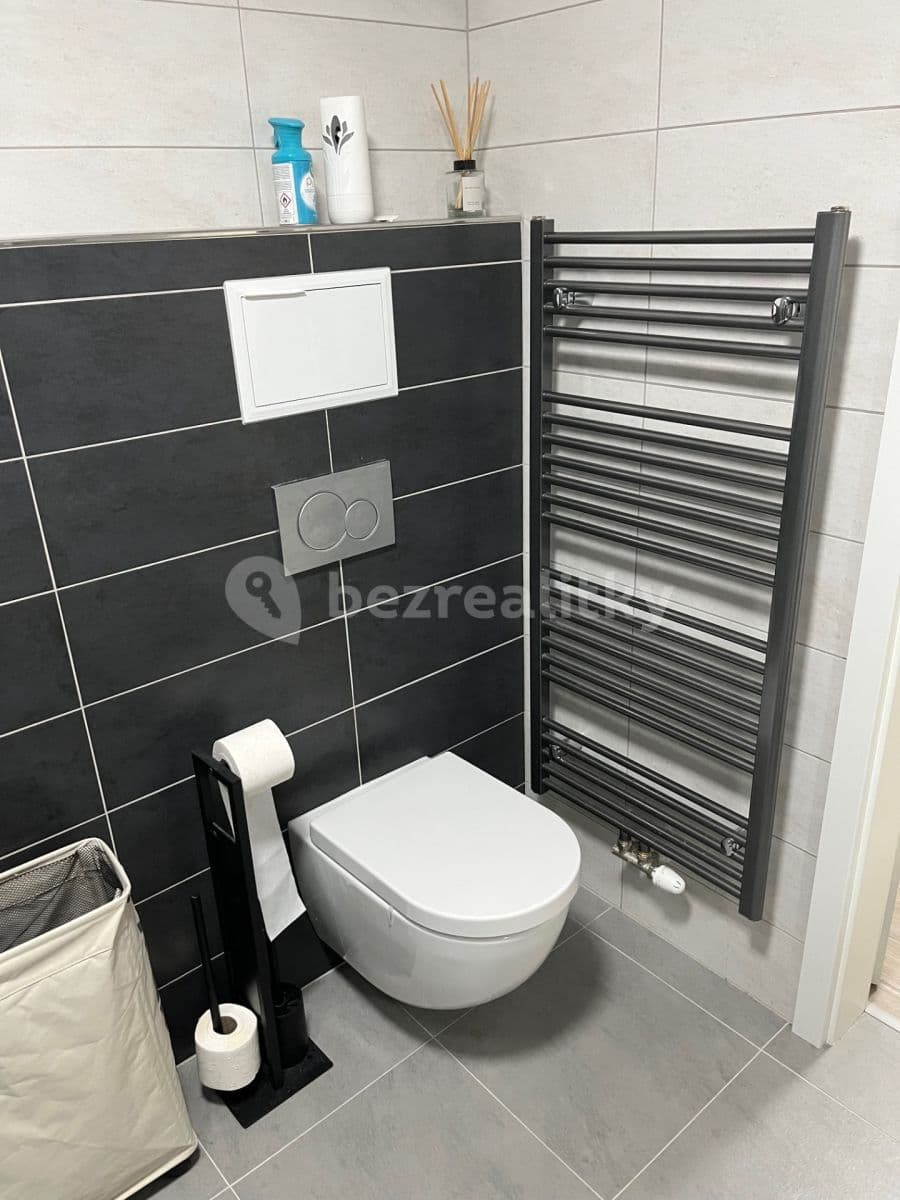 Studio flat to rent, 40 m², Hornoměcholupská, Prague, Prague Studio flat to rent, 40 m², Hornoměcholupská, Prague, Prague