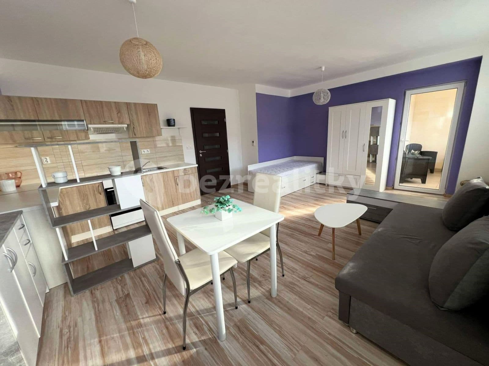 Studio flat to rent, 38 m², Bořenovská, Holešov, Zlínský Region Studio flat to rent, 38 m², Bořenovská, Holešov, Zlínský Region