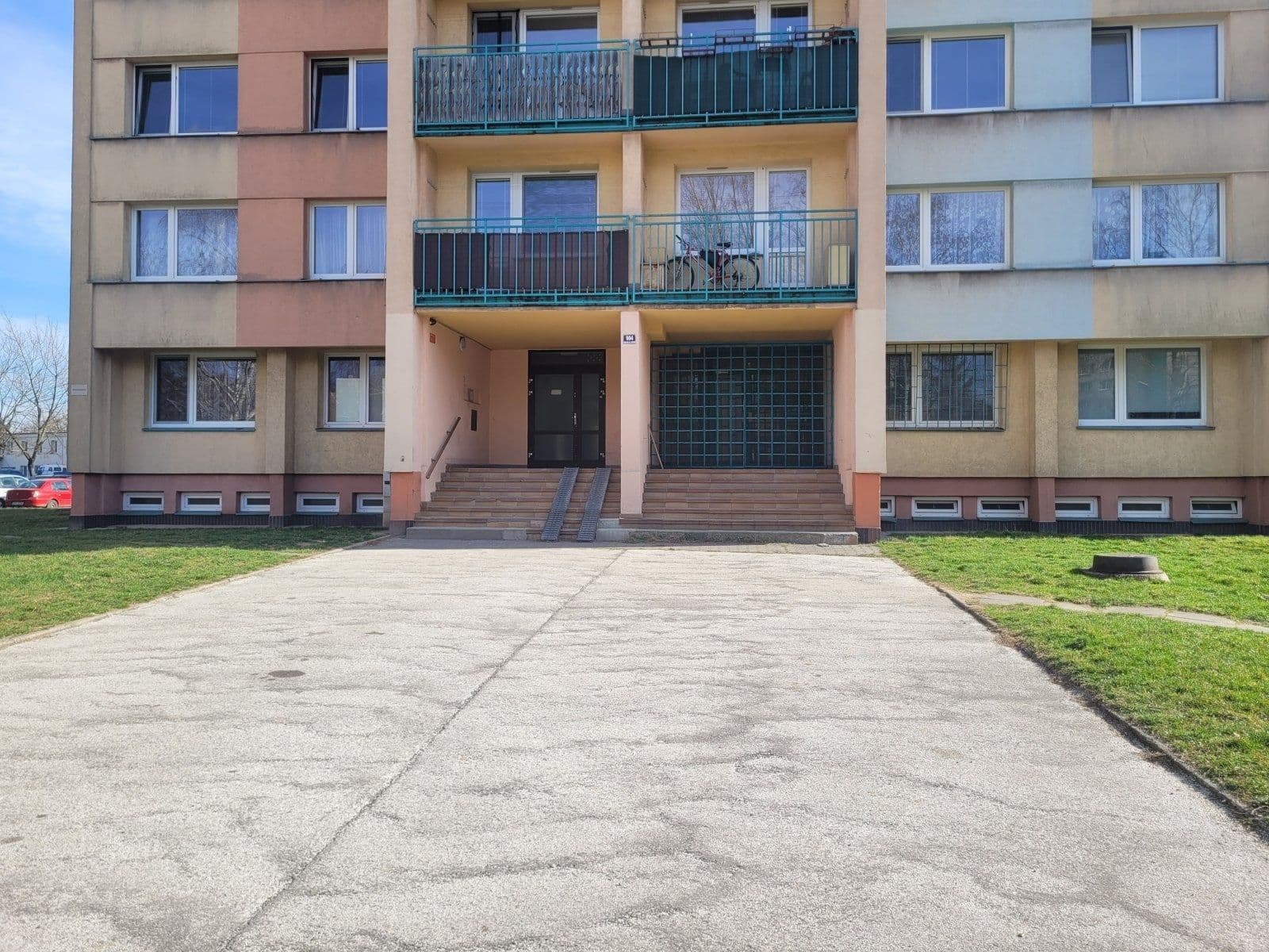 office to rent, 32 m², Okružní, Orlová, Moravskoslezský Region office to rent, 32 m², Okružní, Orlová, Moravskoslezský Region