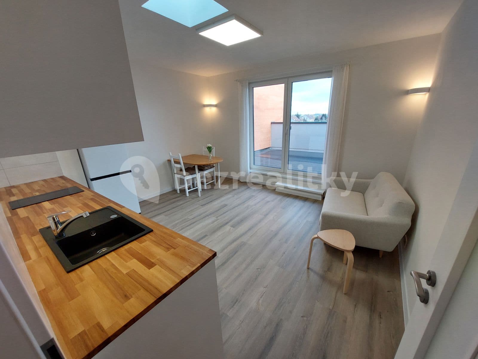 1 bedroom with open-plan kitchen flat to rent, 41 m², Prague, Prague 1 bedroom with open-plan kitchen flat to rent, 41 m², Prague, Prague