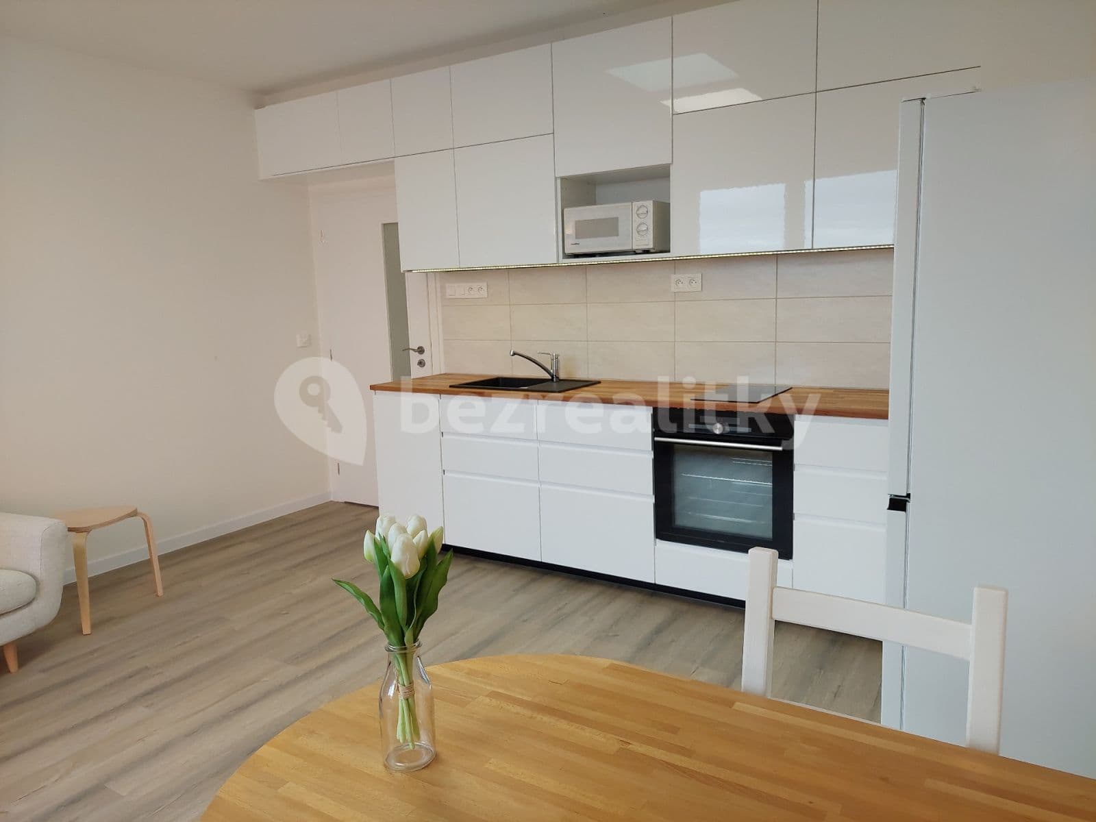 1 bedroom with open-plan kitchen flat to rent, 41 m², Prague, Prague 1 bedroom with open-plan kitchen flat to rent, 41 m², Prague, Prague