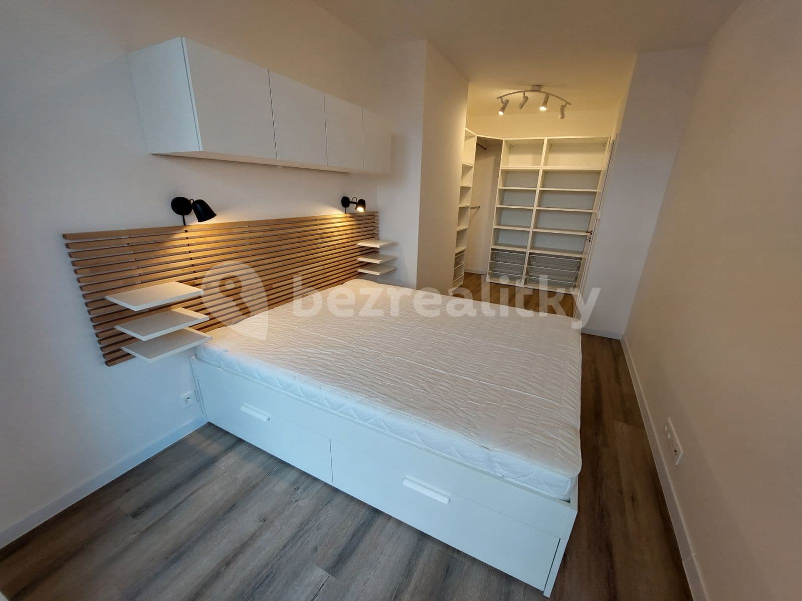 1 bedroom with open-plan kitchen flat to rent, 41 m², Prague, Prague 1 bedroom with open-plan kitchen flat to rent, 41 m², Prague, Prague